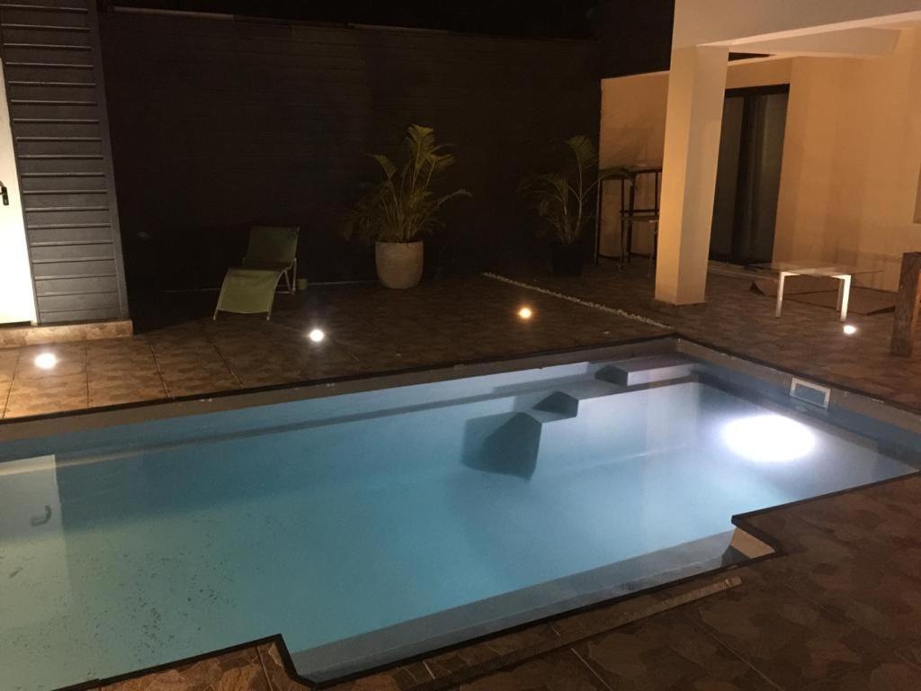 Nicole Residence Avec Piscine Chauffee & Jacuzzi Saint-Andre Exterior photo
